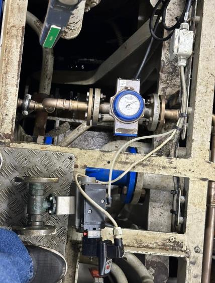 Manutention du nouveau variateur destiné au Cayor